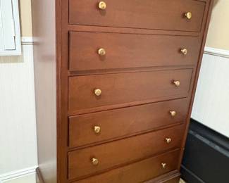 $100 - chest of drawers