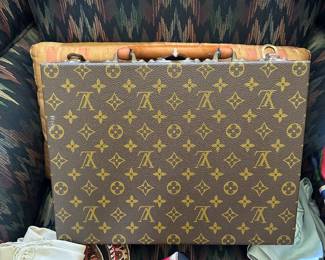 Authentic LV Jewelry travel case 