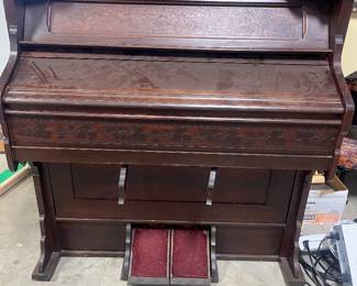 Pump organ