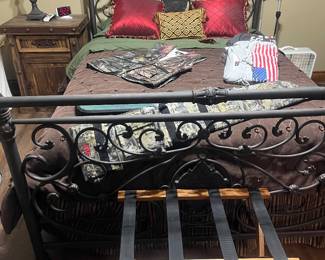 Heavy wrought iron bed (Q)