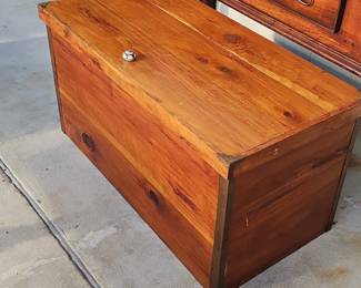 Vintage Lane Cedar Hope Chest with Metal Corner Brackets