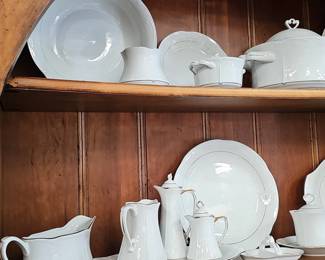 Chodziez Porcelain Dinnerware Service