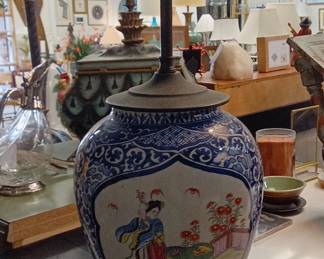 Vintage Chinese Famille Rose Porcelain Ginger Jar Table Lamp