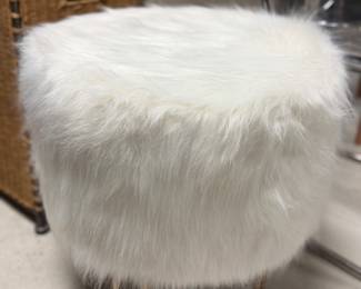 Fur Ottoman hairpin legs