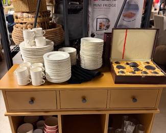 Find China, servingware, tea set