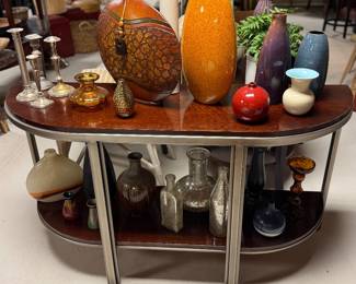 Sofa table knickknacks