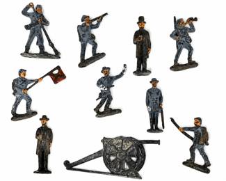 EARLY 1900’s CAST-IRON SOLDIERS IN CASE