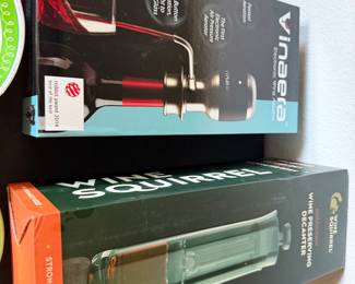 Boxed wine accessories 