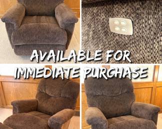 La-Z-Boy power recliner $225 — call or text for more pictures/information 