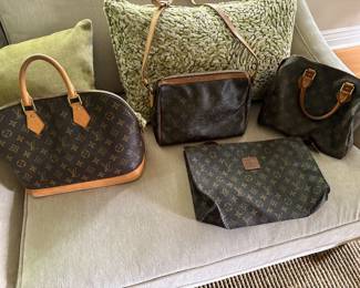 Louis Vuitton - authentic