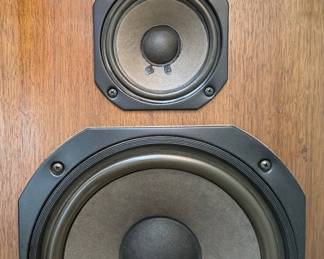 McIntosh XR 230 Speakers Excellent Condition