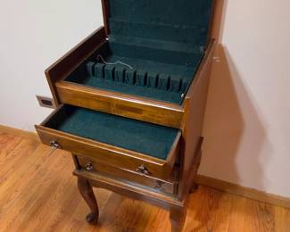 Silverware storage