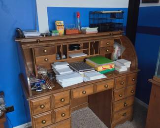 Roll top desk