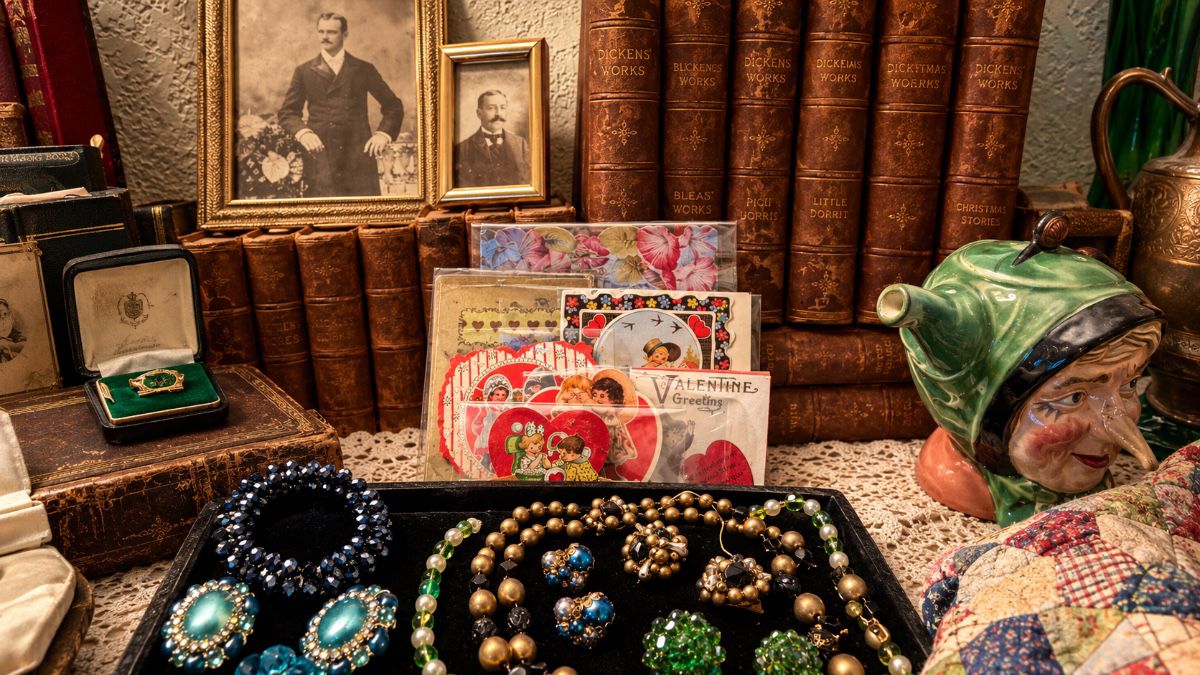 POCKET AREA ESTATE SALE  TOOLS, SIGNED BOOKS,   COLLECTIBLES