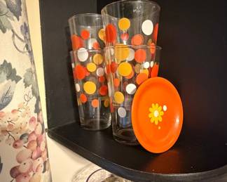 Vintage Orange, Yellow, and White Polka Dot Tumblers with Daisy Coaster