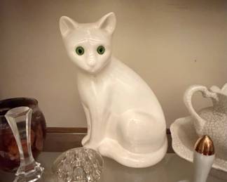 Vintage ELPA Alcobaça White Ceramic Cat Figurine with Green Glass Eyes
