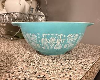 Vintage Pyrex Amish Butterprint Cinderella Mixing Bowl