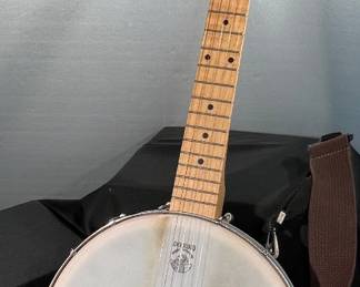 Deering “Goodtime” banjo made in USA