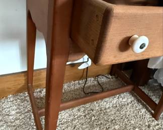 Early American Style Single Drawer Nightstand