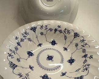 Churchill Finlandia Blue Willow Style Dinnerware Set