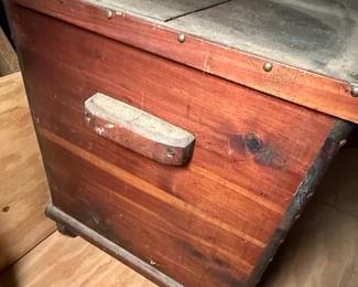 Cedar Blanket Chest Style