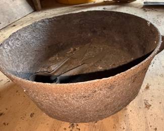 Cast Iron Cauldron Style Pot