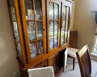China Cabinet / Hutch