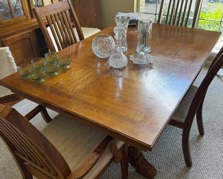 Dining Room Table w/ 6 chairs, 2 leaves