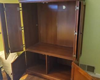 vv bedroom armoire