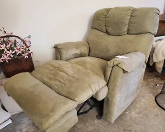 green recliner open