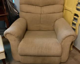 Beige recliner 40x30