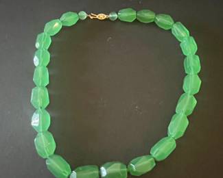 Vintage Faceted Green Glass Bead Necklace with Filigree Clasp