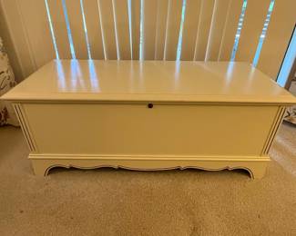 Vintage Lane Cedar Chest - Painted Cream with Scalloped Apron