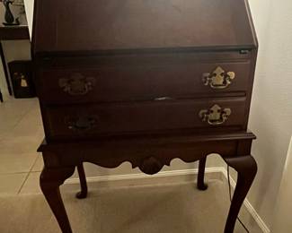 Thomasville Queen Anne Style Drop-Front Secretary Desk