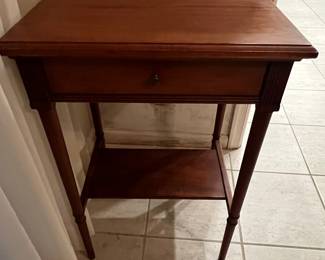 Federal Style Single Drawer Side Table by Mersman