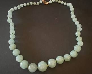 Graduated Jadeite Bead Necklace with 14k Gold Clasp