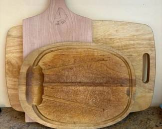 155 assortedwoodencuttingboards