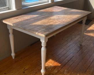 073 farmhousestylerectangulardiningtable