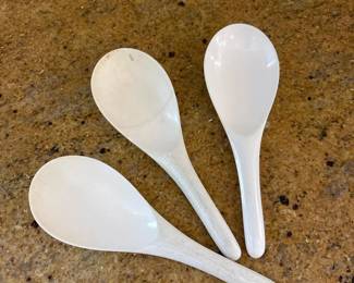 032 trioofhutzlermelamineservingspoons