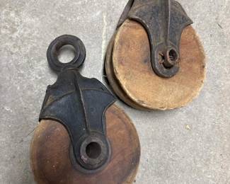 137 antiquewoodandcastironpulleyblocks