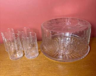 062 vintagepressedglasscakedomewithmat
