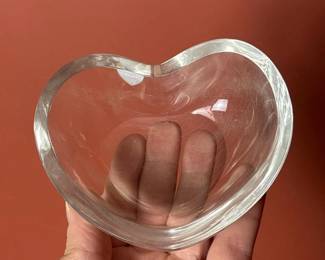 064 orreforsswedenheartshapedglassdish