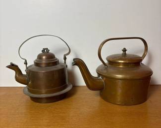 016 pairofvintagecoppertonekettles