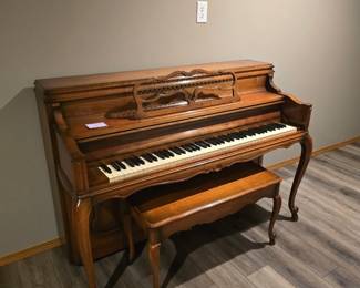 Upright piano