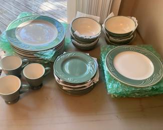 Set of Lenox "Poppies Poppies" green