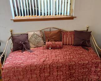 Decorative brass day bed w/matress (comforter and pillows sold separately)
