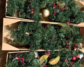 Holiday garland decorations