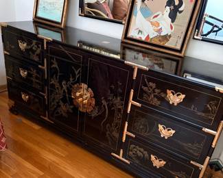 Vintage Chinoiserie black lacquer credenza/sideboard table