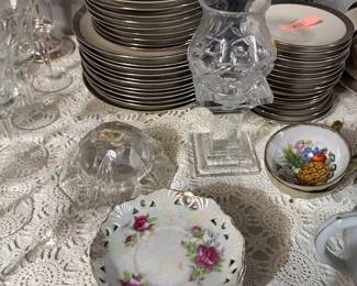 Fine China plate set