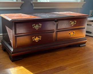 LANE FURNITURE CEDAR LINED HOPE CHEST WITH BRASS HARDWARE